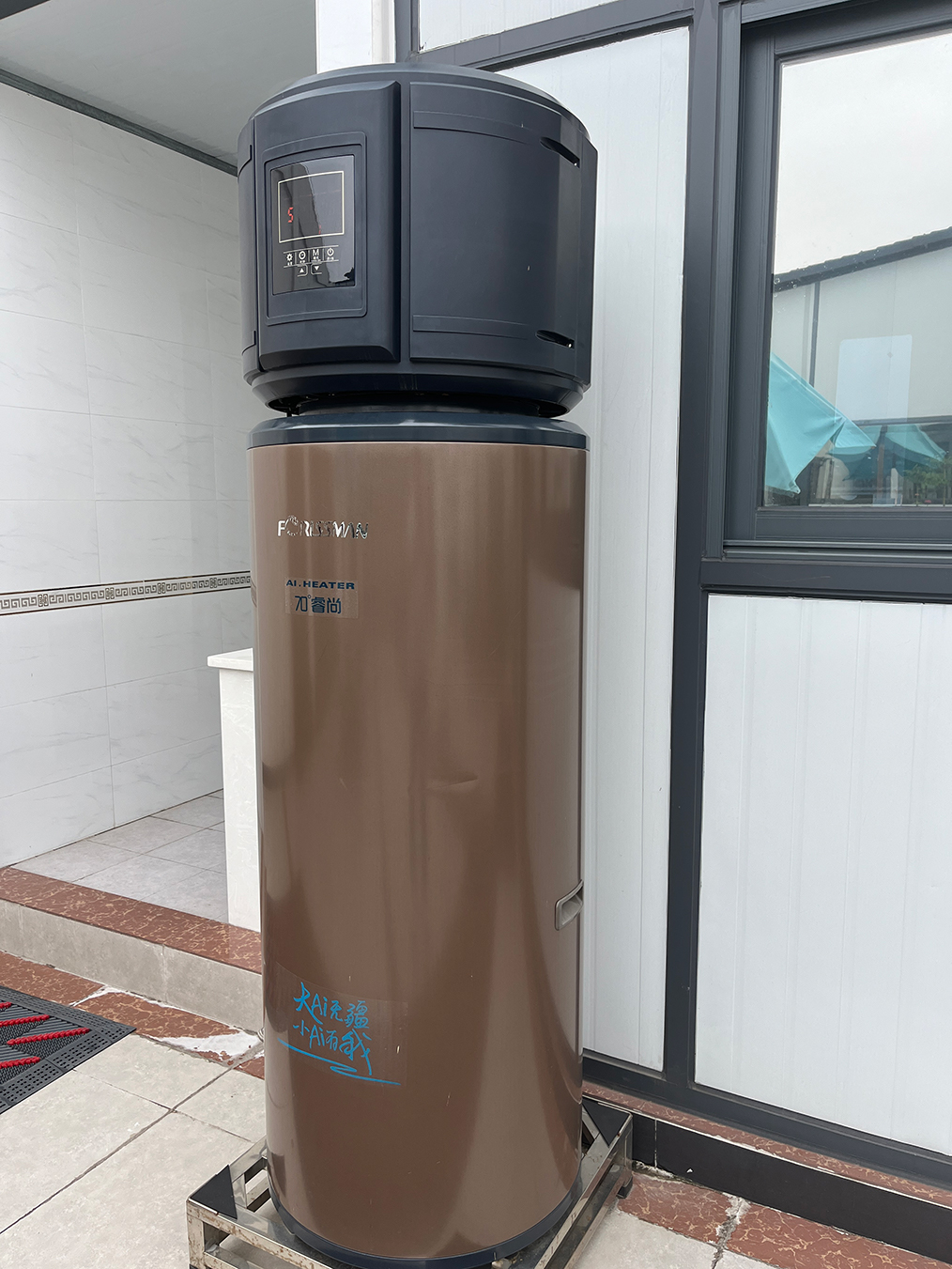 All in one heat pump water heater 200L side blow,installed in the open deck.